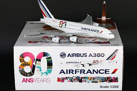    Airbus A380-800 "80 "