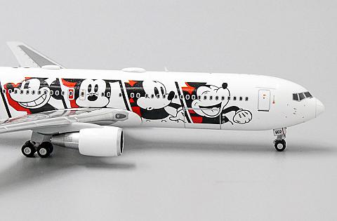    Boeing 767-300ER "Mickey Mouse"