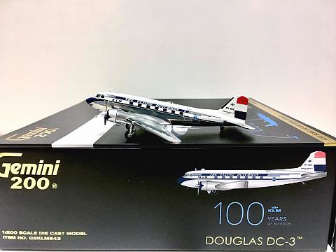    Douglas DC-3