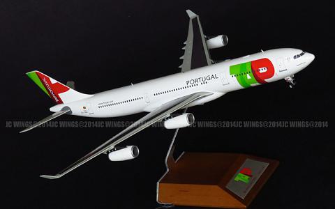    Airbus A340-300 TAP Portugal   1:200