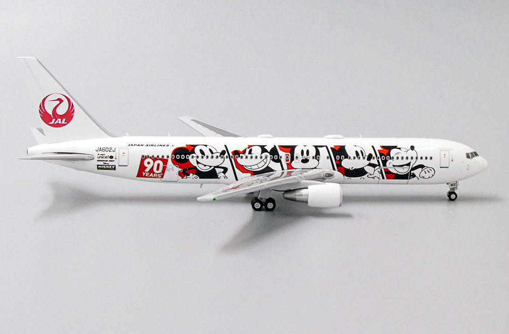    Boeing 767-300ER "Mickey Mouse"