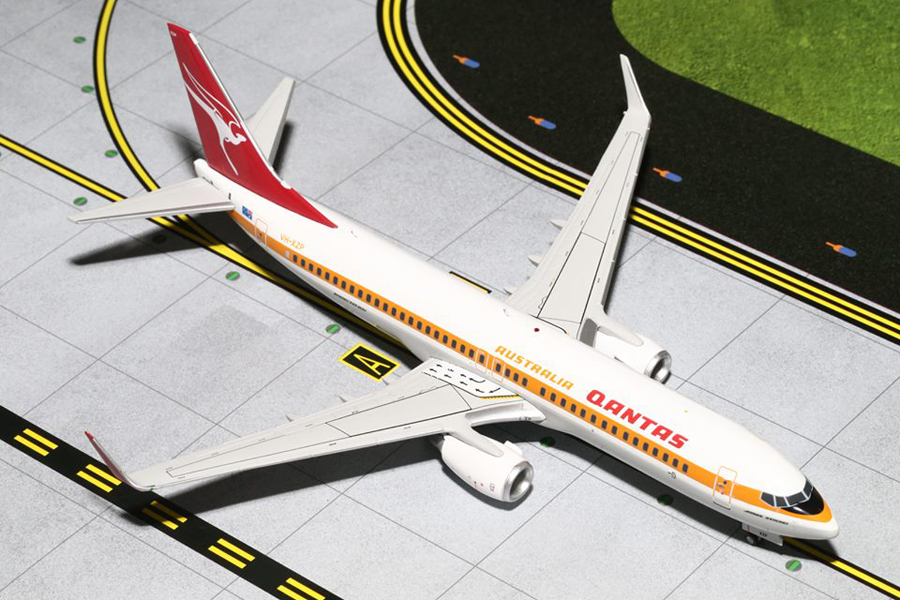    -737-800  Qantas