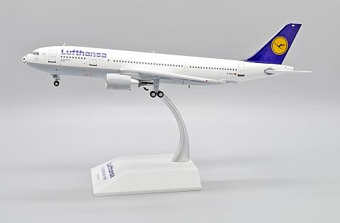 Модель самолета Airbus A300-600R "Футболет" Модель самолета Airbus A300-600R "Футболет"