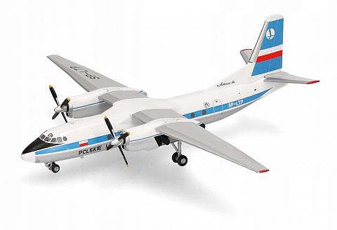 Модель самолета Антонов Ан-24РВ Модель самолета Антонов Ан-24РВ