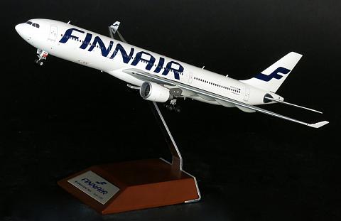    Airbus A330-300 Finnair   1:200