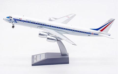 Модель самолета Douglas DC-8-72CF Модель самолета Douglas DC-8-72CF