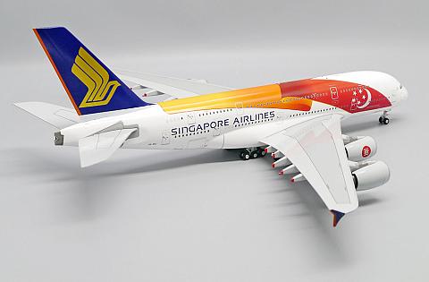 Модель самолета Airbus A380-800 "SG50" Модель самолета Airbus A380-800 "SG50"