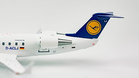Модель самолета Bombardier CRJ-100LR Модель самолета Bombardier CRJ-100LR