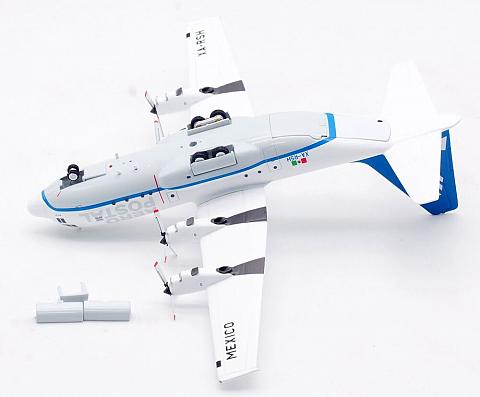 Модель самолета Lockheed C-130A Hercules Модель самолета Lockheed C-130A Hercules