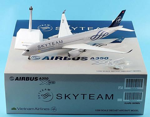 Модель самолета  Airbus A350-900 "SkyTeam"