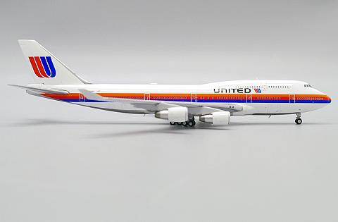    Boeing 747-400 "Saul Bass"