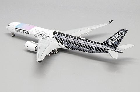Модель самолета  Airbus A350-900XWB "Airspace Explorer" (выпущенная механизация)