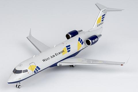 Модель самолета Bombardier CRJ-200PF Модель самолета Bombardier CRJ-200PF