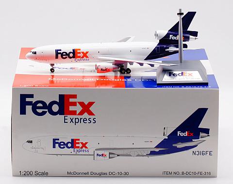 Модель самолета  McDonnell Douglas MD-10-30F