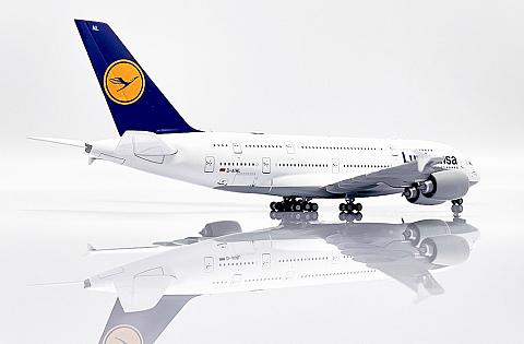    Airbus A380-800