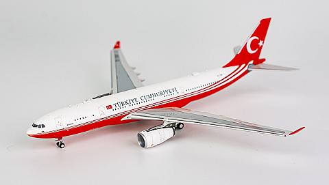 Модель самолета Airbus A330-200 Модель самолета Airbus A330-200