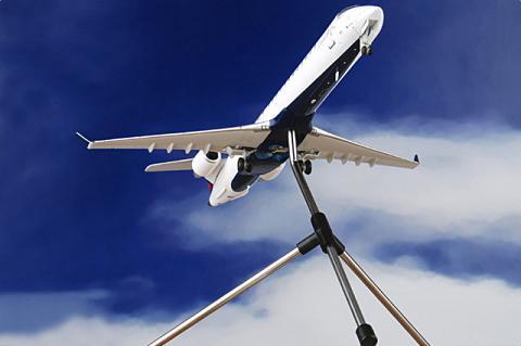 ������ �������� CRJ900 Delta Connection � �������� 1:200