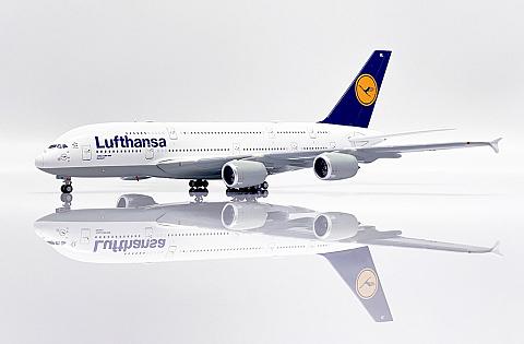    Airbus A380-800