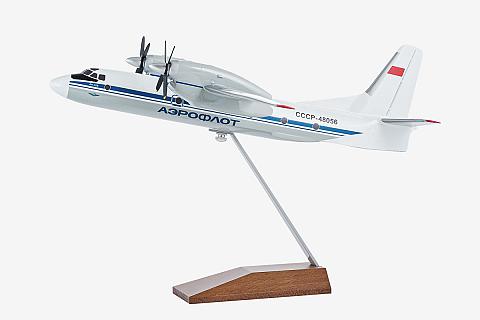 Готовая модель самолета Ан-32 в масштабе 1:72