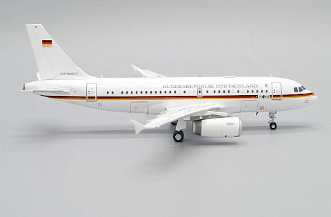 Модель самолета  Airbus A319CJ