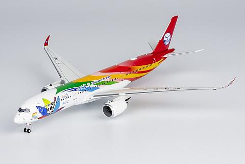 Модель самолета Airbus A350-900 "Chengdu 2021" Модель самолета Airbus A350-900 "Chengdu 2021"