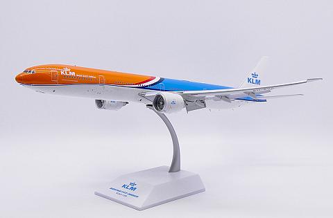    Boeing 777-300ER "Orange Pride" ( )