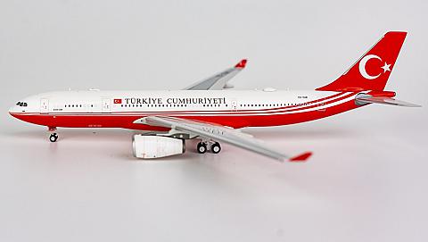 Модель самолета Airbus A330-200 Модель самолета Airbus A330-200