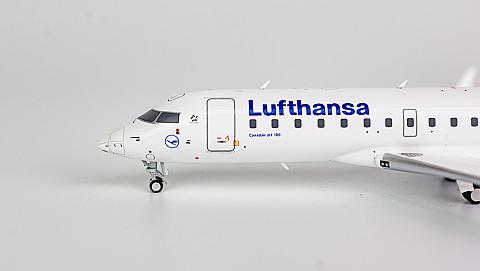 Модель самолета Bombardier CRJ-100LR Модель самолета Bombardier CRJ-100LR