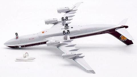Модель самолета Airbus A340-200 Модель самолета Airbus A340-200