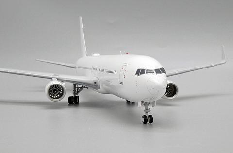 Модель самолета  Boeing 767-300