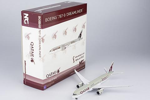 Модель самолета Boeing 787-9 "FIFA World Cup 2022" Модель самолета Boeing 787-9 "FIFA World Cup 2022"