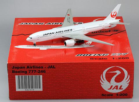 Модель самолета Boeing 777-200 Модель самолета Boeing 777-200