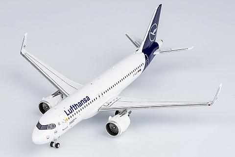 Модель самолета  Airbus A320neo