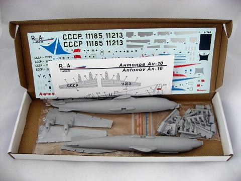 Модель самолета Ан-10А авиакомпании Аэрофлот Модель самолета Ан-10А авиакомпании Аэрофлот