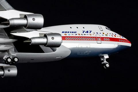 Модель самолета Boeing 747-100 Модель самолета Boeing 747-100