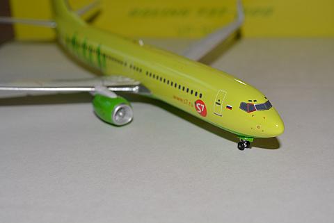 Модель самолета Boeing 737-800 Модель самолета Boeing 737-800