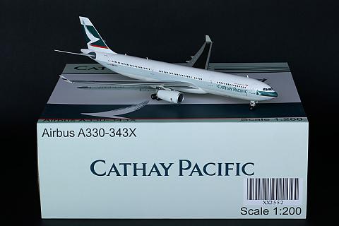Готовая модель самолета Airbus A330-300 авиакомпании Cathay Pacific в масштабе 1:200 Готовая модель самолета Airbus A330-300 авиакомпании Cathay Pacific в масштабе 1:200
