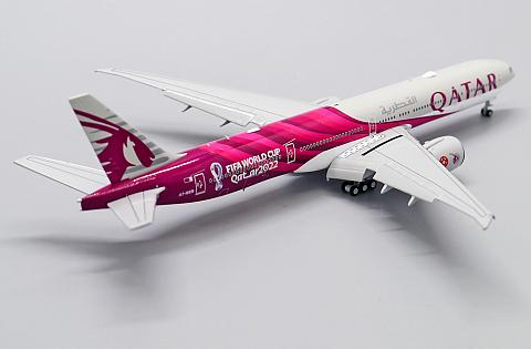 Модель самолета  Boeing 777-300ER "World Cup 2022" (выпущенная механизация)