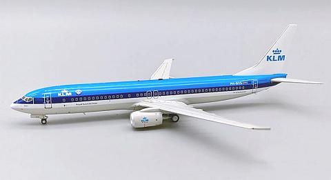    Boeing 737-900