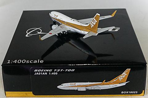 Модель самолета  Boeing 737-700 "Golden Jet"