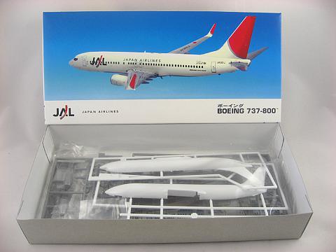 ������� ������ �������� Boeing 737-800 JAL � �������� 1:200