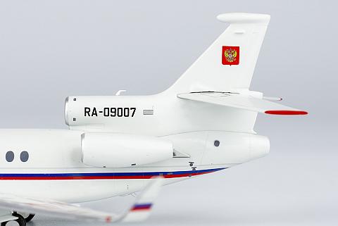 Модель самолета Dassault Falcon 7X Модель самолета Dassault Falcon 7X