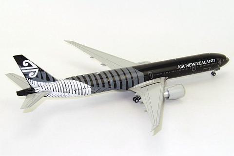    Boeing 777-300ER "All Blacks"