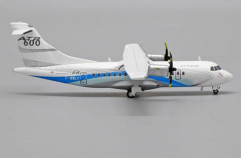 Модель самолета  ATR 42-600