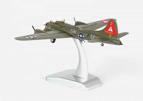 Коллекционная модель самолета Boeing B-17G Flying Fortress фирмы Хоган Коллекционная модель самолета Boeing B-17G Flying Fortress фирмы Хоган