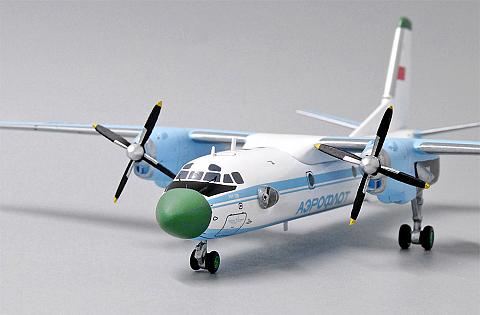 Коллекционная модель самолета Ан-26 Аэрофлота в масштабе 1:200