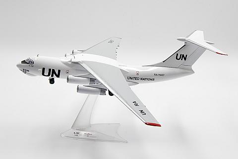 Модель самолета Ильюшин Ил-76Т "ООН" Модель самолета Ильюшин Ил-76Т "ООН"