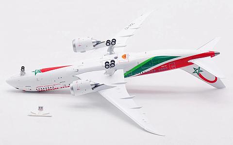    Boeing 787-8 Dreamliner