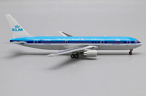    Boeing 767-300ER