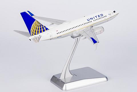 Модель самолета Boeing 737-700 Модель самолета Boeing 737-700